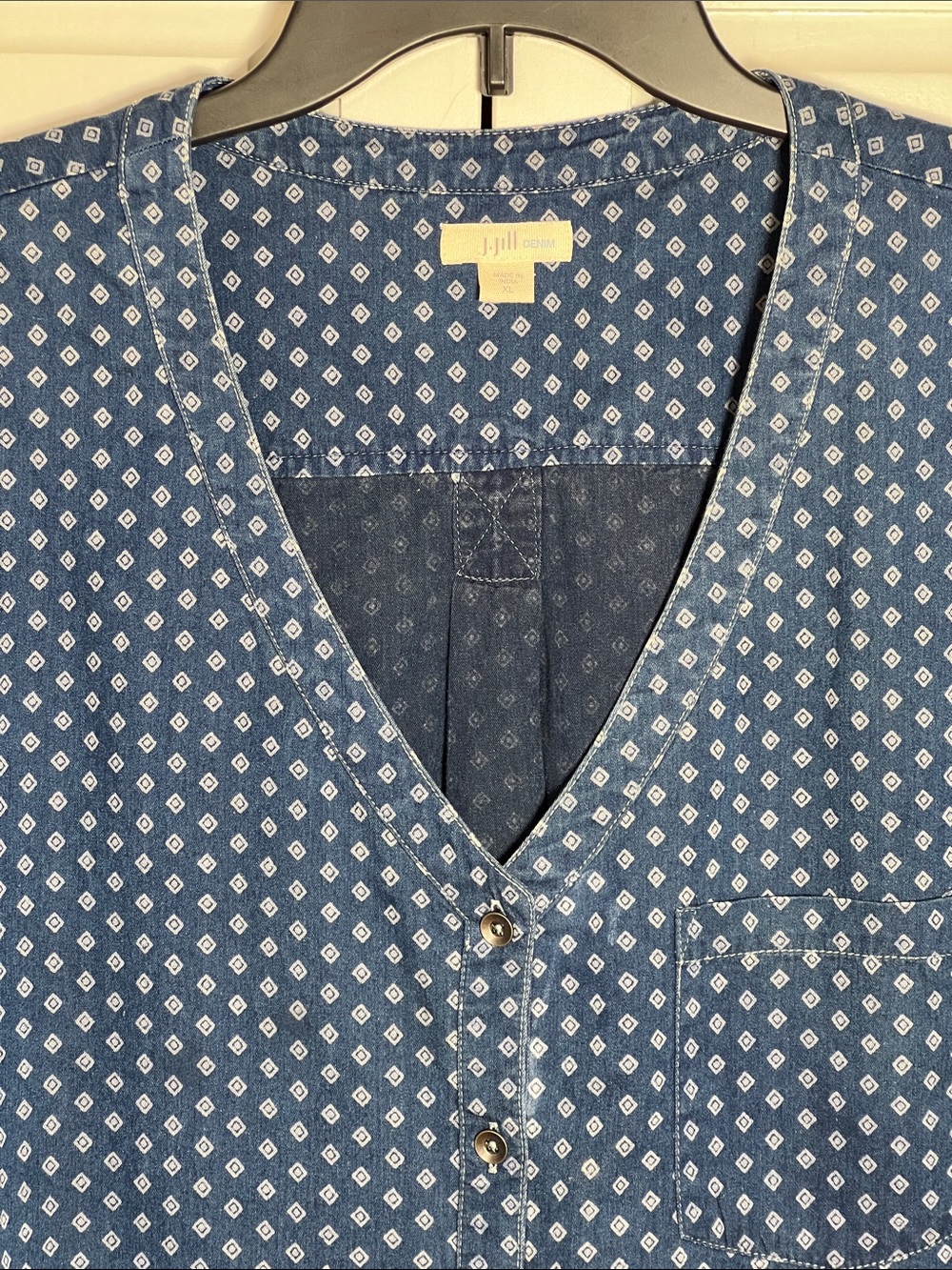 J. Jill XL denim shirt button front, blue with diamond print, convertible sleeve - Picture 4 of 11